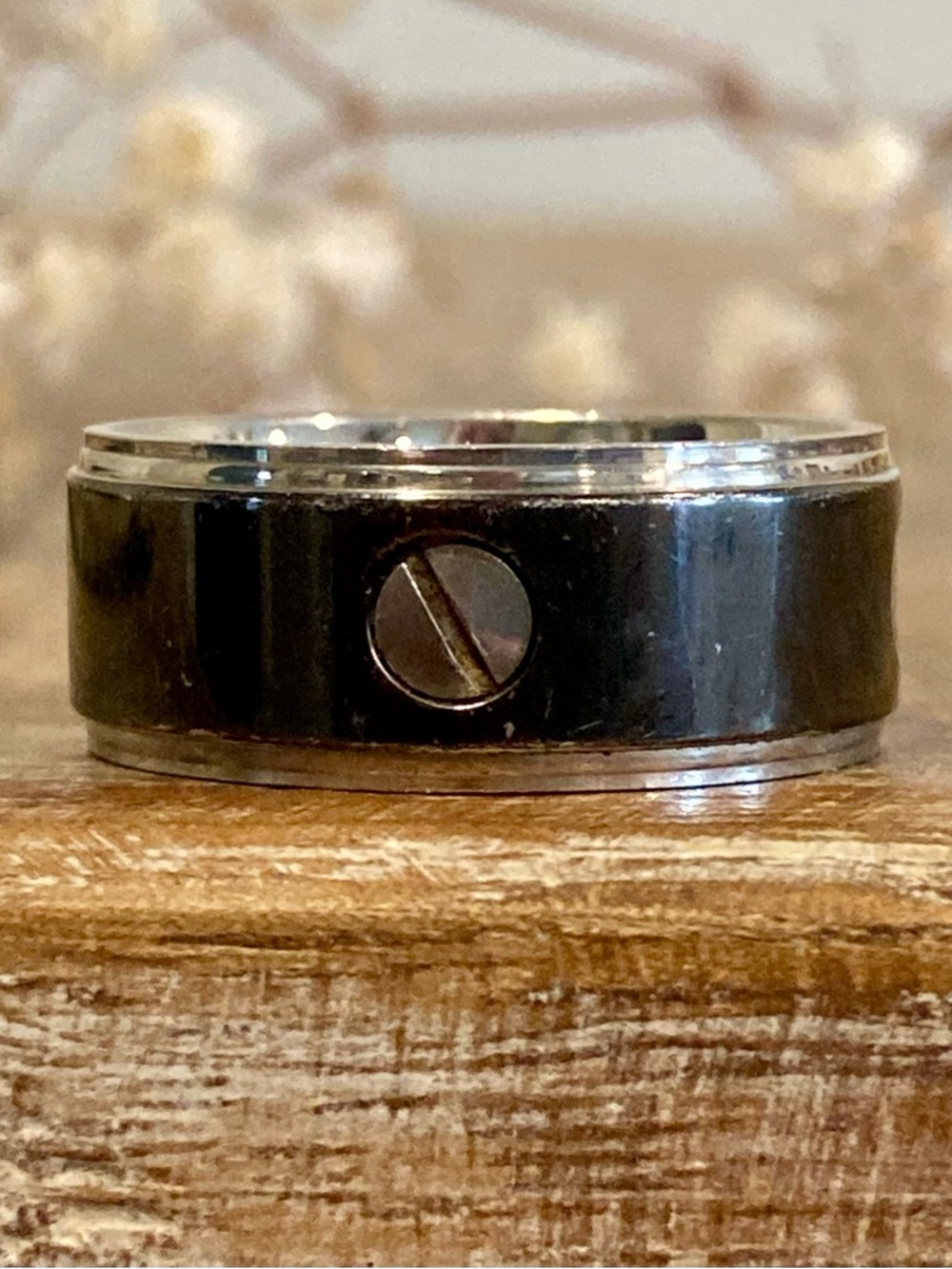 Aldo Black and Silver Screw Accent Men's Ring Size 8.5 - Picture 5 of 13